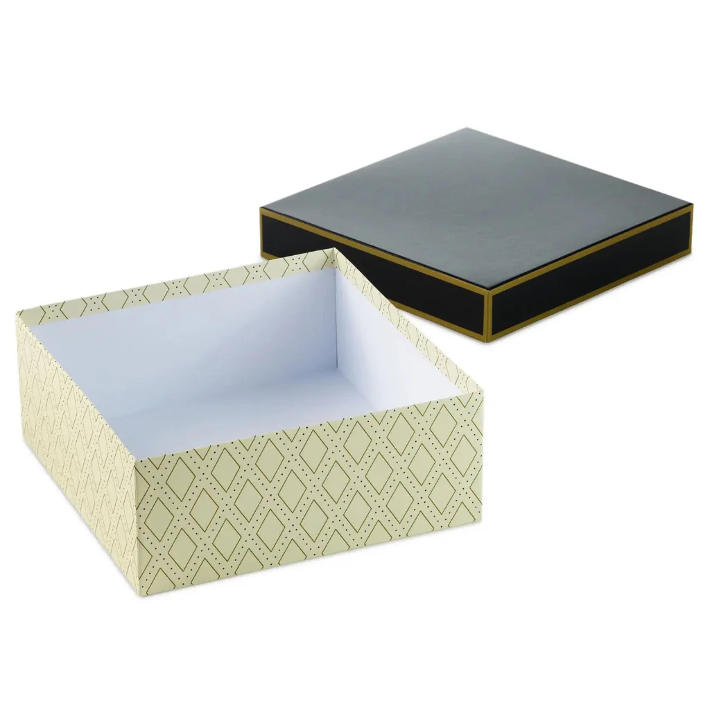 Hallmark : 10" Square Gold Diamonds on Cream Gift Box - Image 4