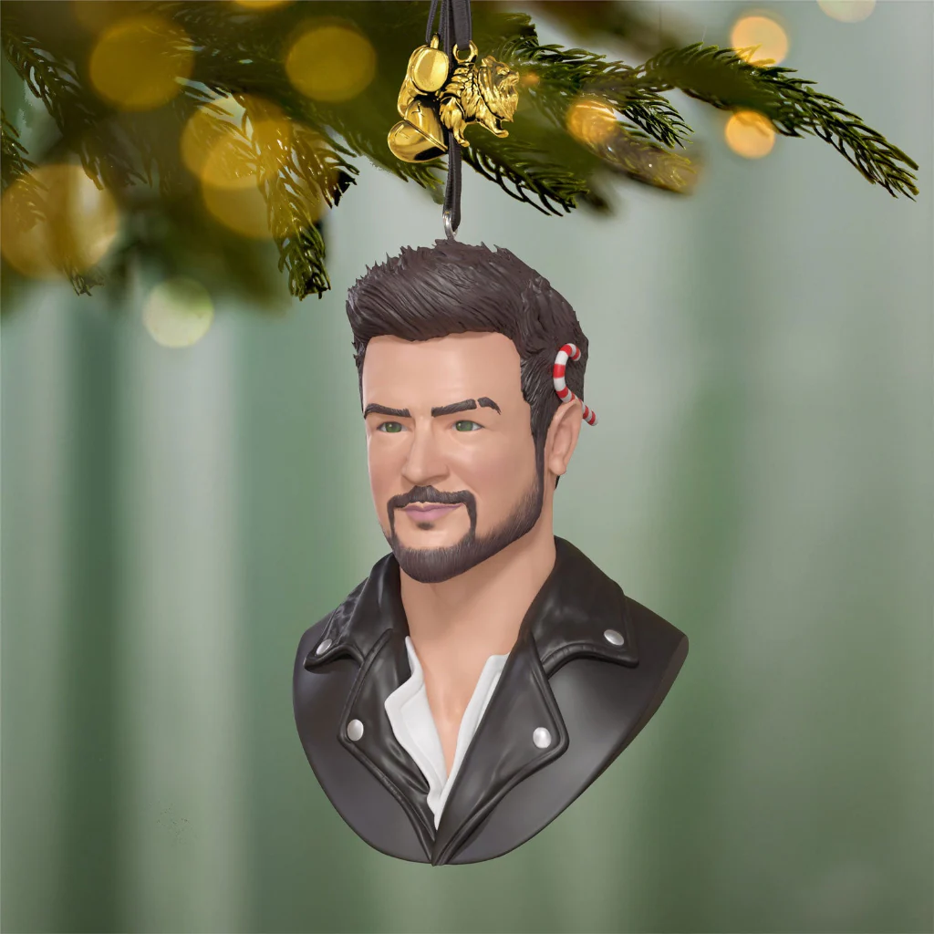 Hallmark : 2026 Keepsake Tyler Hynes Ornament (326)