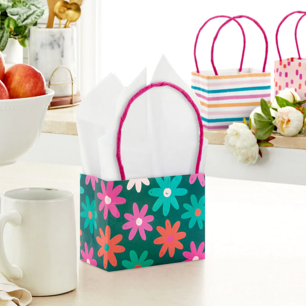 Hallmark : 4" Patterned Pink Mini Horizontal Gift Bag Bundle