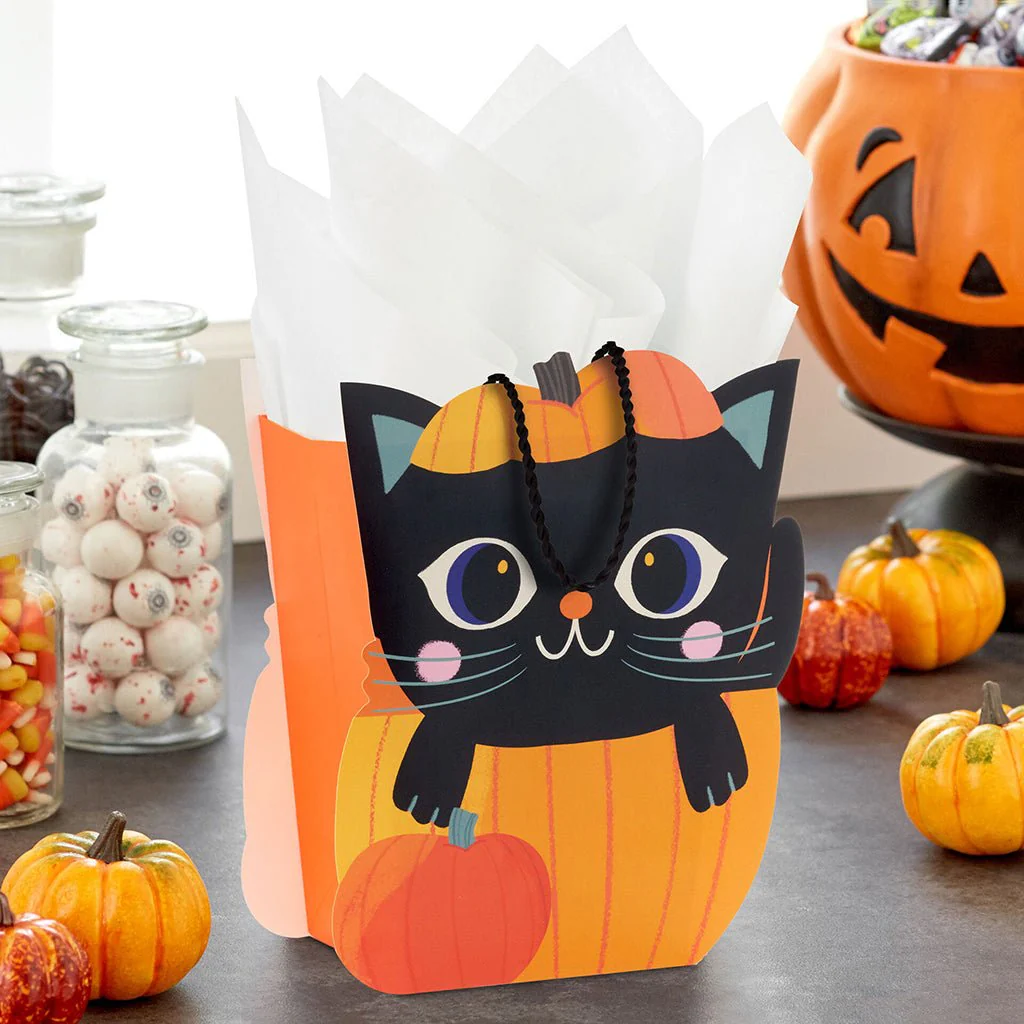 Hallmark : 8.5" Black Cat in Pumpkin Medium Halloween Gift Bag - Image 2