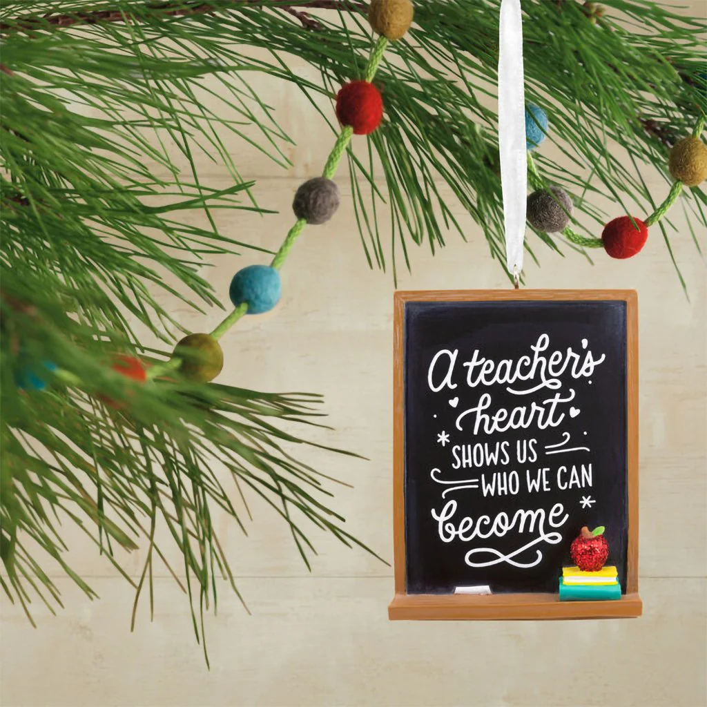Hallmark : A Teacher's Heart Blackboard Hallmark Ornament