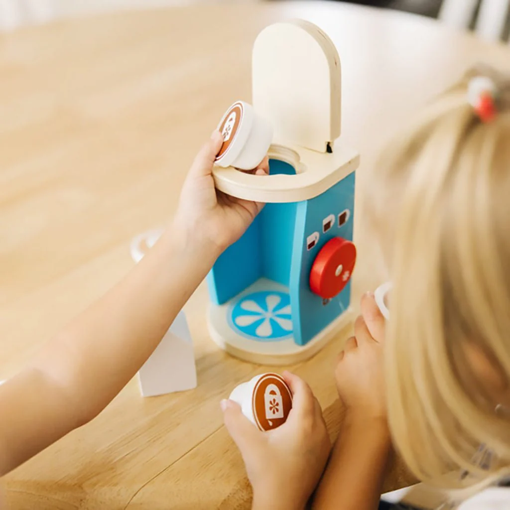 Melissa & Doug : Wooden Brew & Serve Coffee Set - Image 4