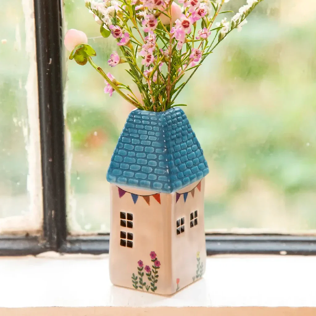 Natural Life : Quaint Cottage Cottage Bud Vase