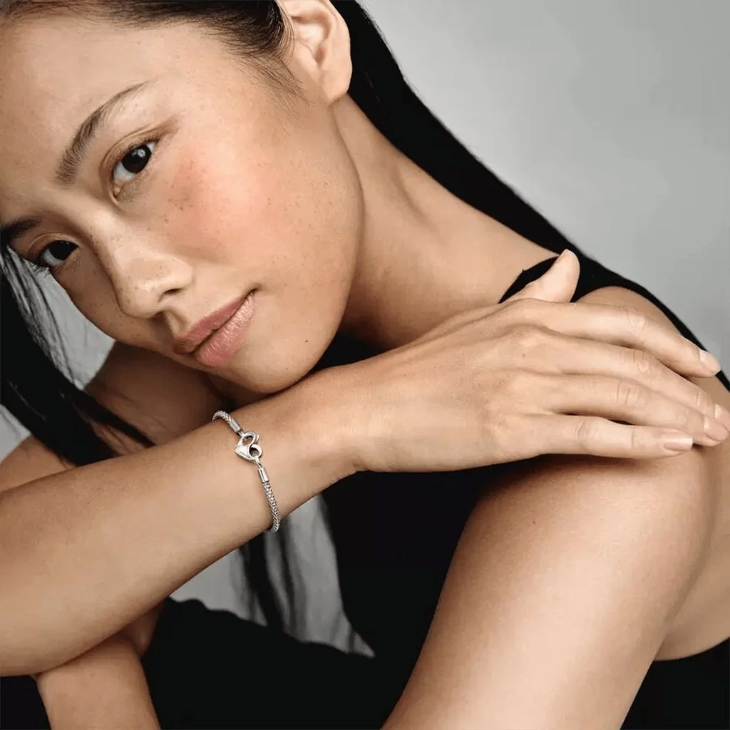 PANDORA : Pandora Moments Studded Chain Bracelet - Image 2