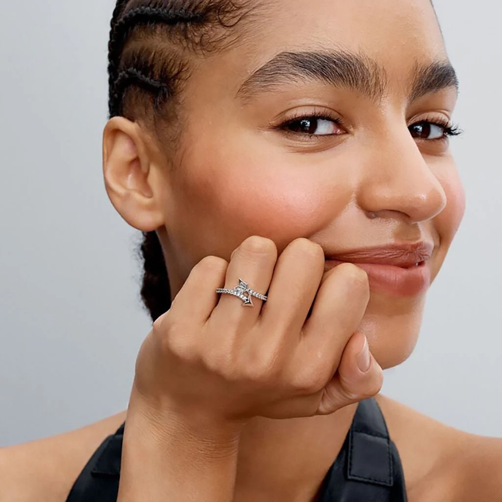 PANDORA : Sparkling Arrow Ring - Image 2