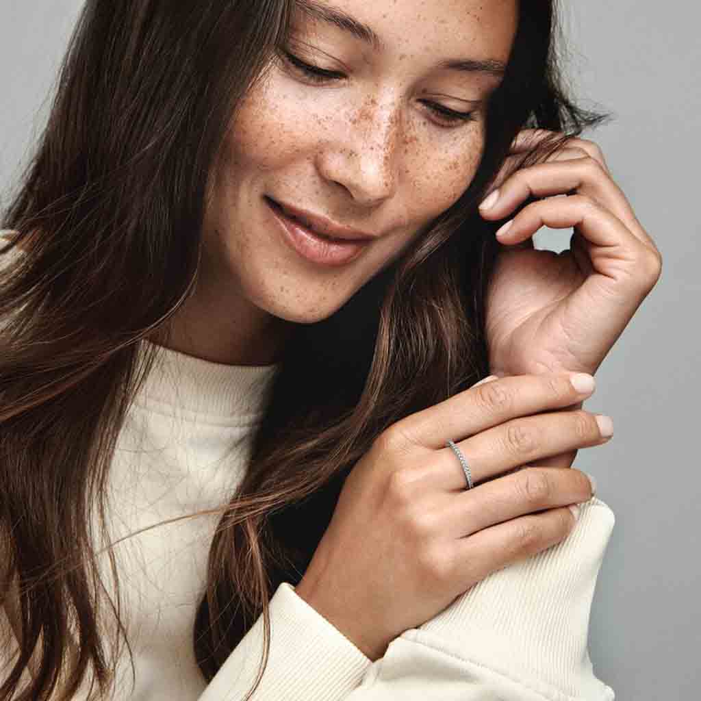 PANDORA : Sparkling Band Ring in Sterling Silver - Image 3
