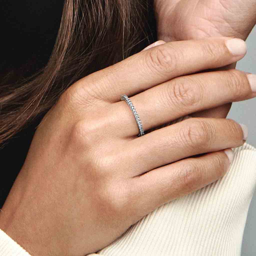 PANDORA : Sparkling Band Ring in Sterling Silver - Image 4