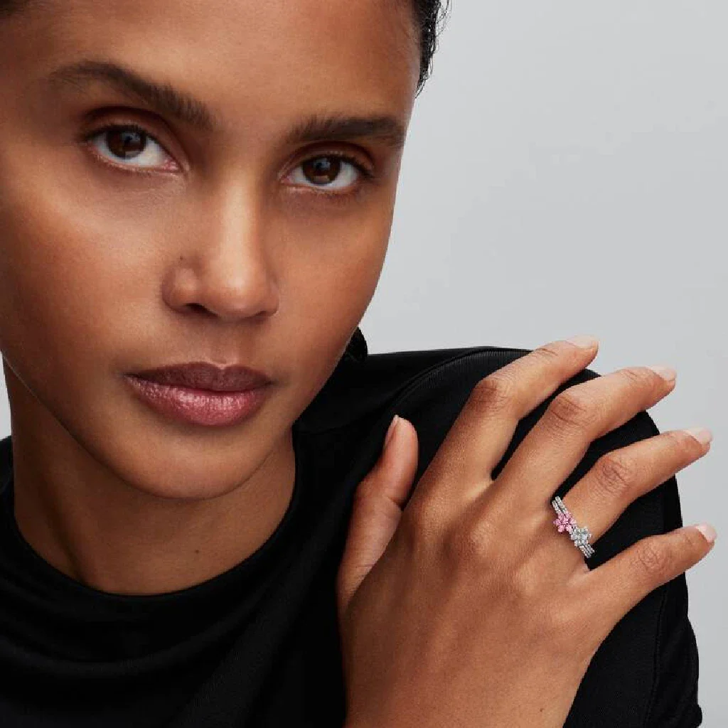 Pandora : Sparkling Flower Ring - Image 3