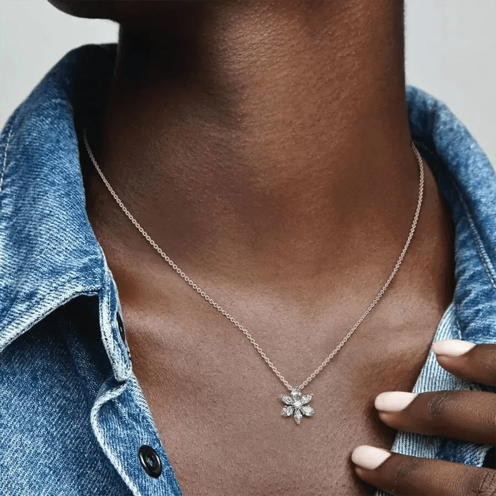 PANDORA : Sparkling Herbarium Cluster Pendant Necklace (17.7") - Image 2