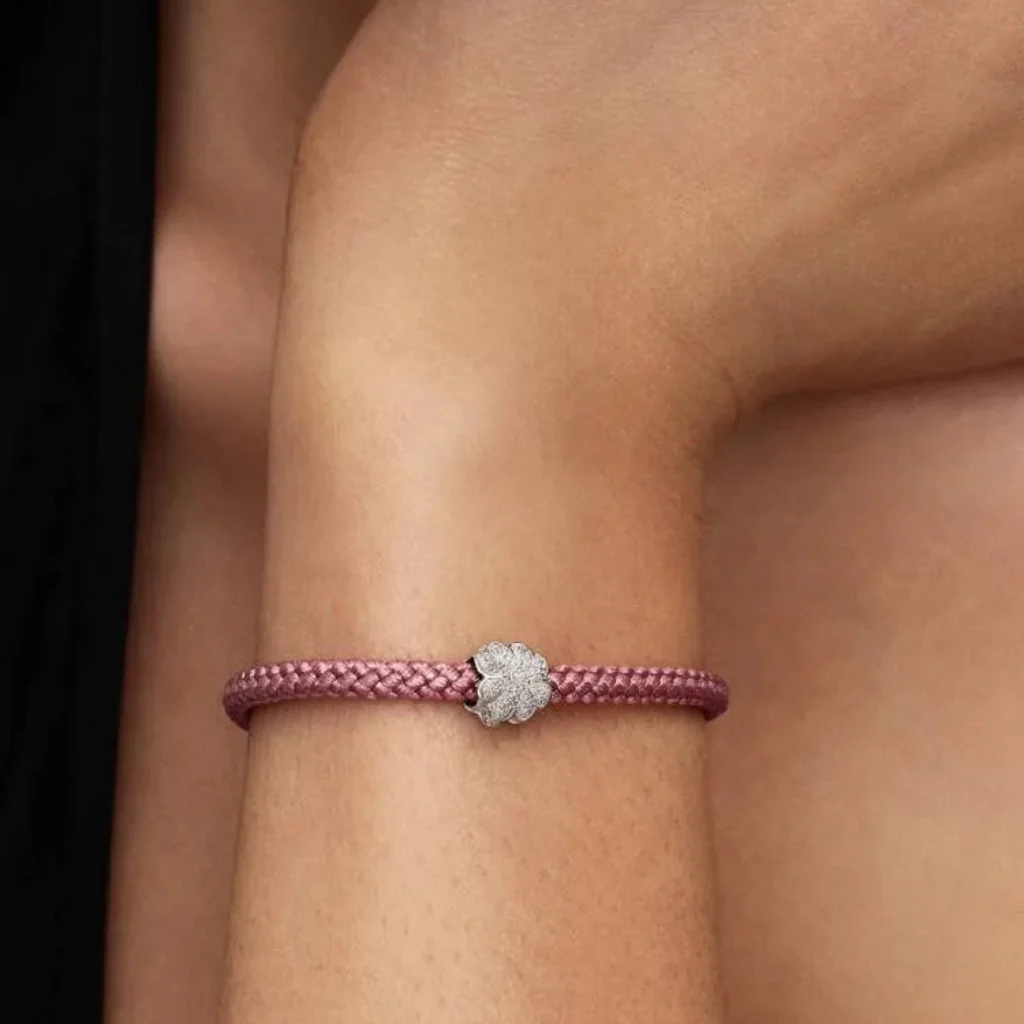 Pandora : Textured Clover Mini Charm - Image 3