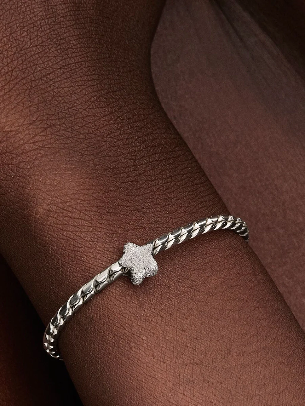 PANDORA : Textured Star Mini Charm - Silver - Image 3