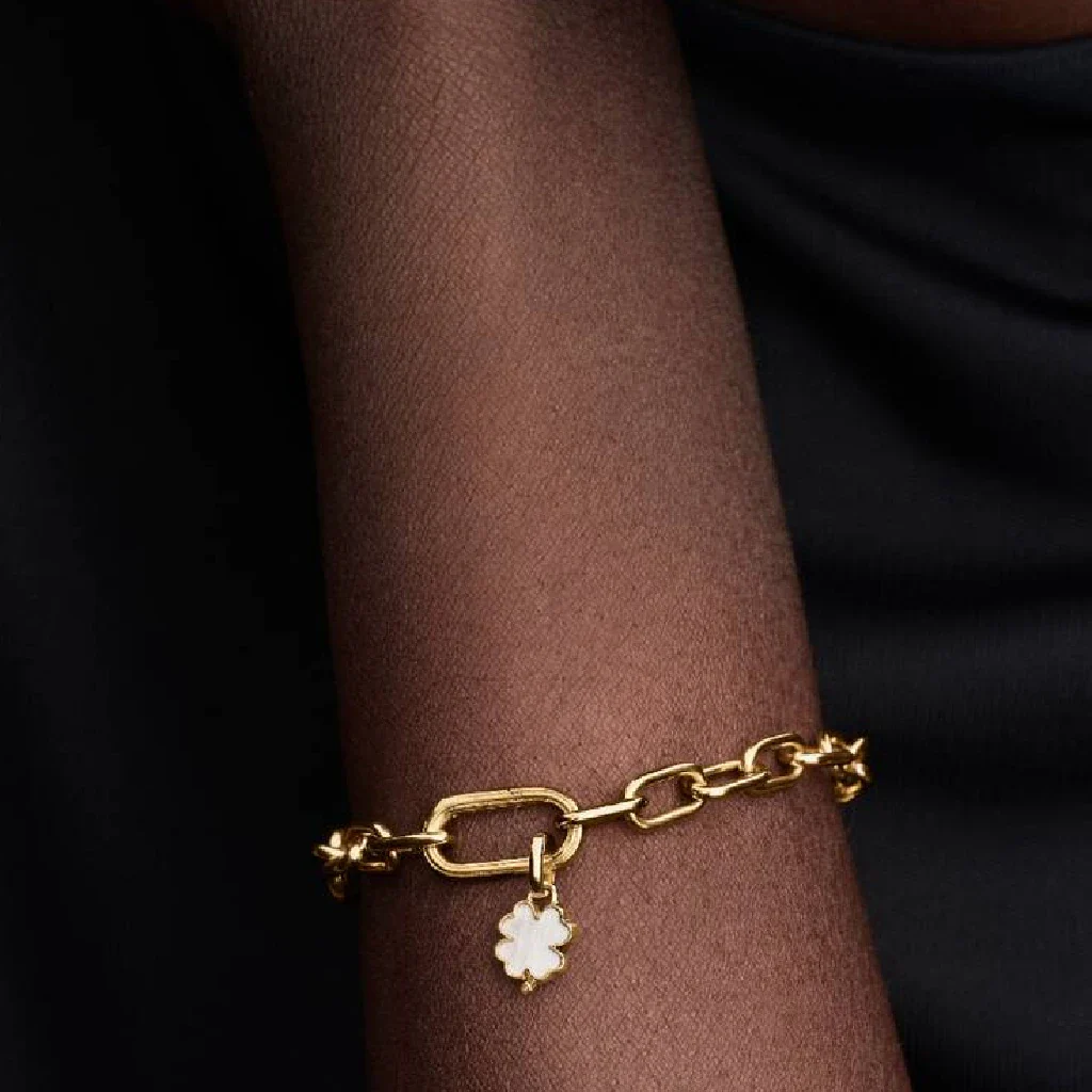 Pandora : White Lucky Clover Dangle Charm - Image 3