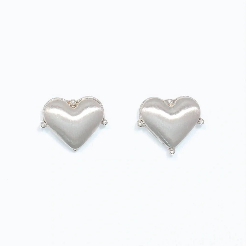 Periwinkle : Brushed Silver Hearts Earrings
