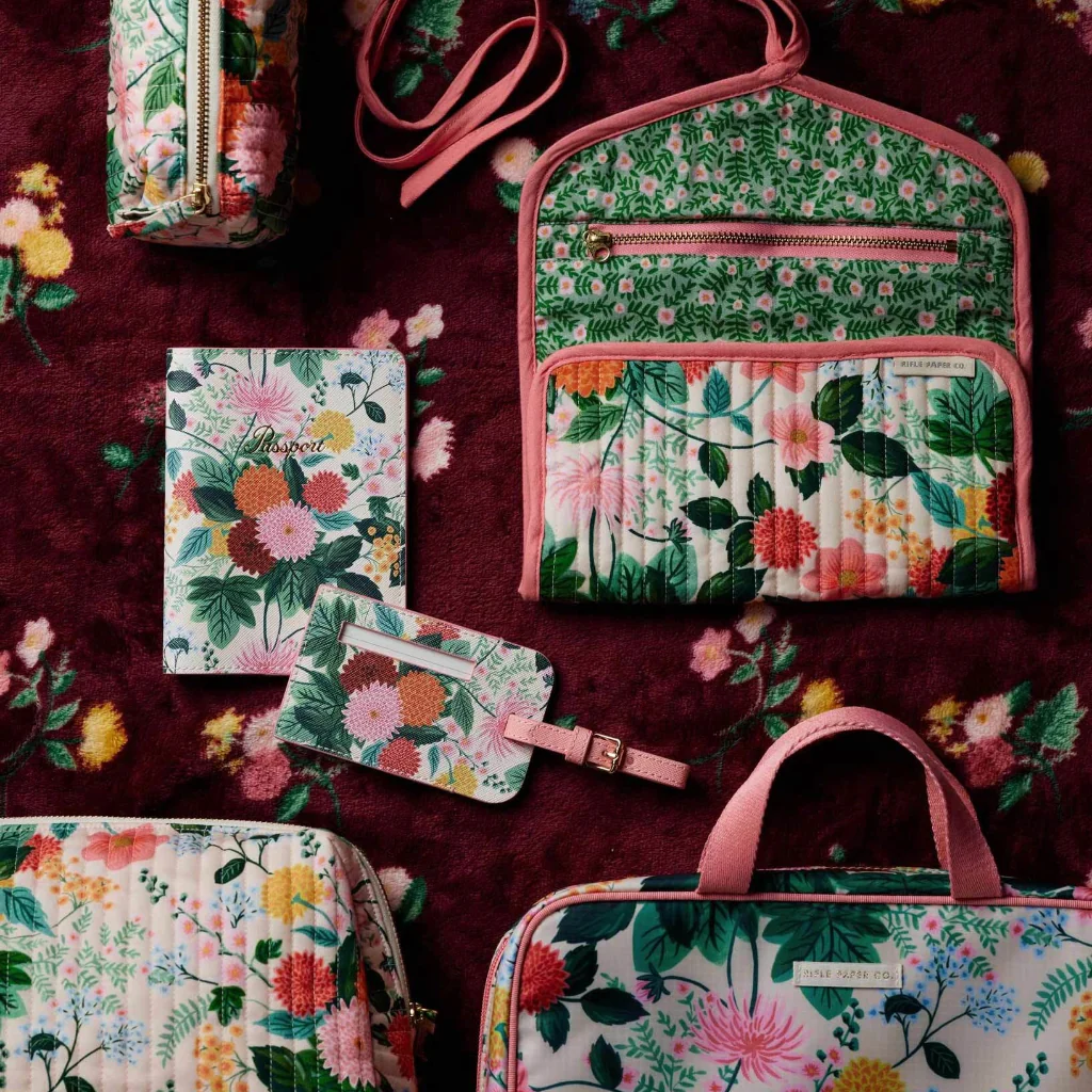 Rifle Paper Co : Dahlia Passport Holder - Image 2