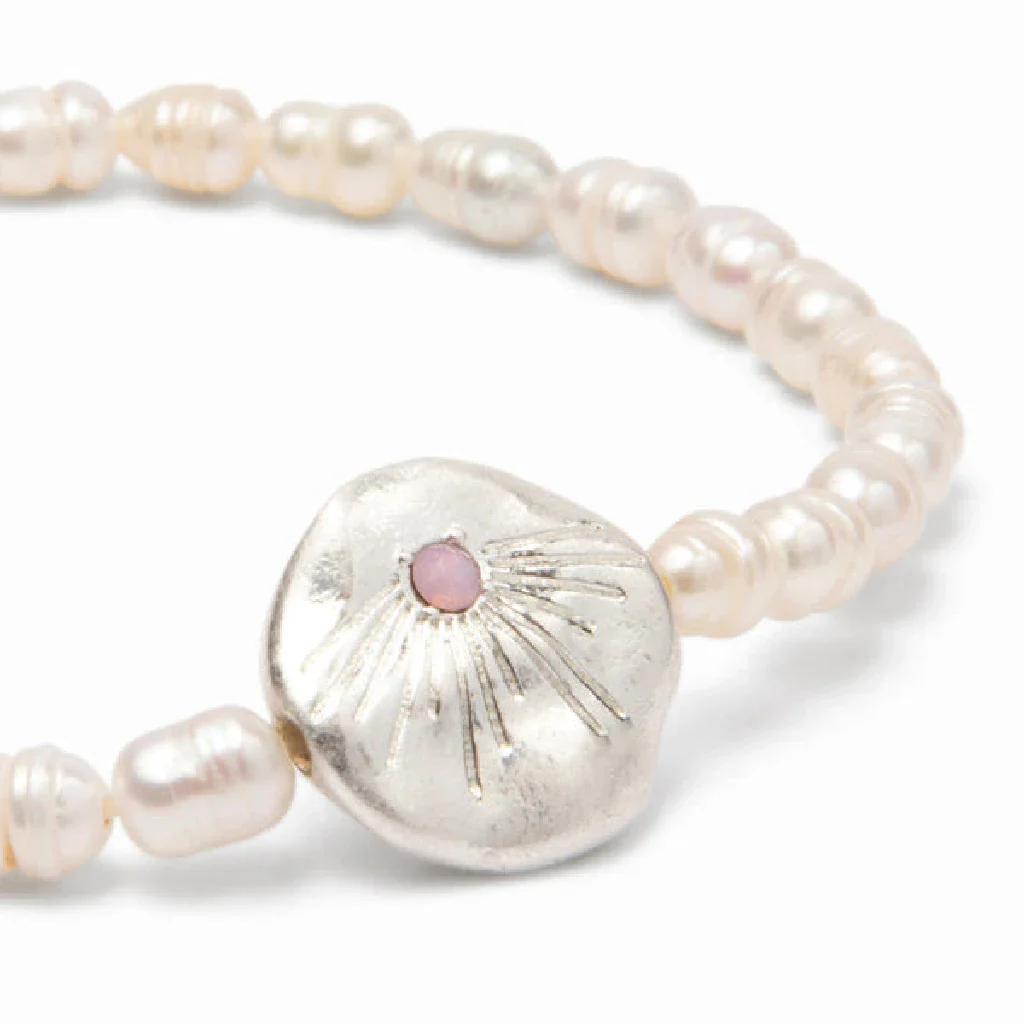 Scout Curated Wears : Pearl Affirmation Bracelet - Love/Silver - Image 3