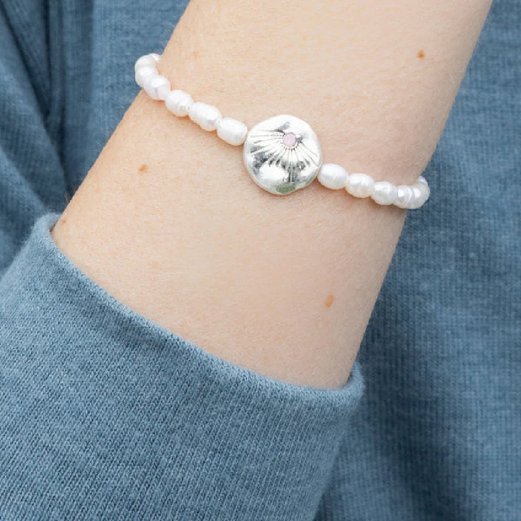 Scout Curated Wears : Pearl Affirmation Bracelet - Love/Silver - Image 5