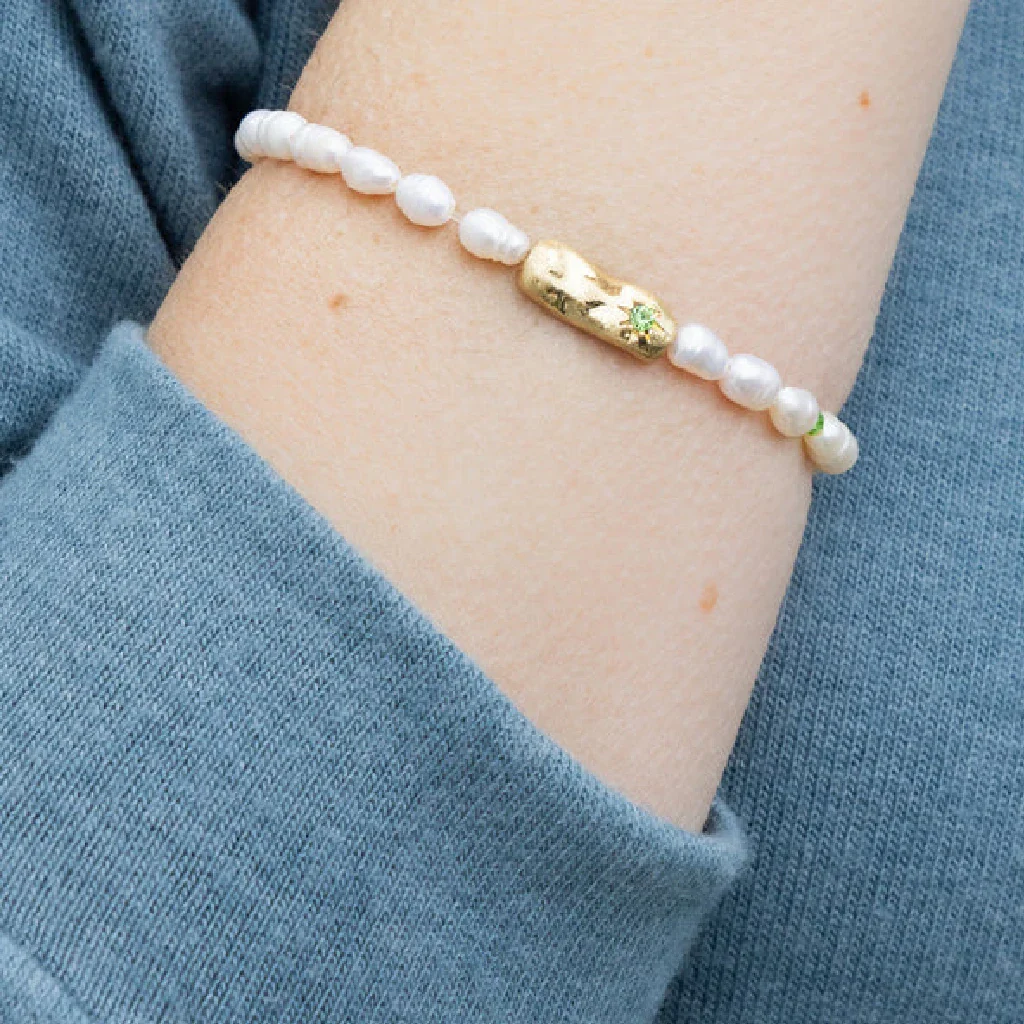 Scout Curated Wears : Pearl Affirmation Bracelet - Luck/Gold - Image 4