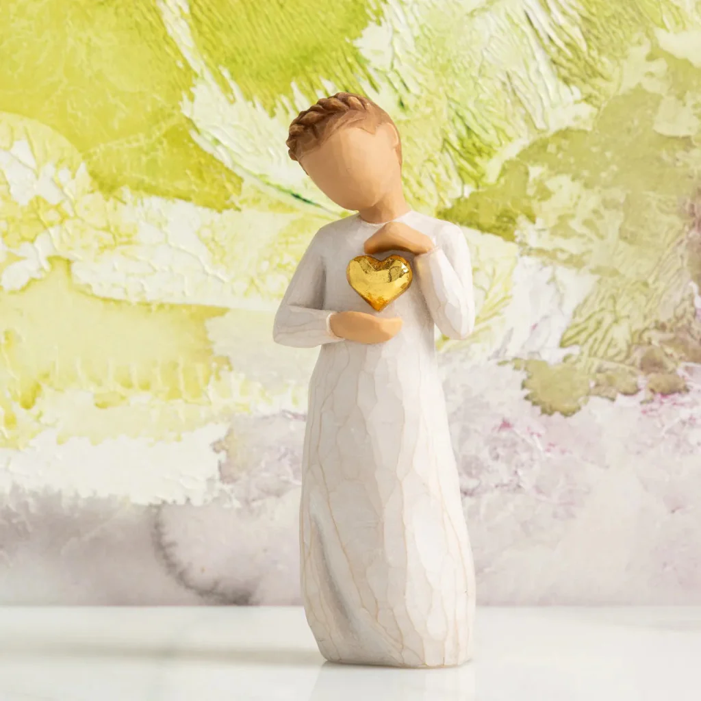 Willow Tree : Keepsake Girl With Gold Heart Figurine - Image 4