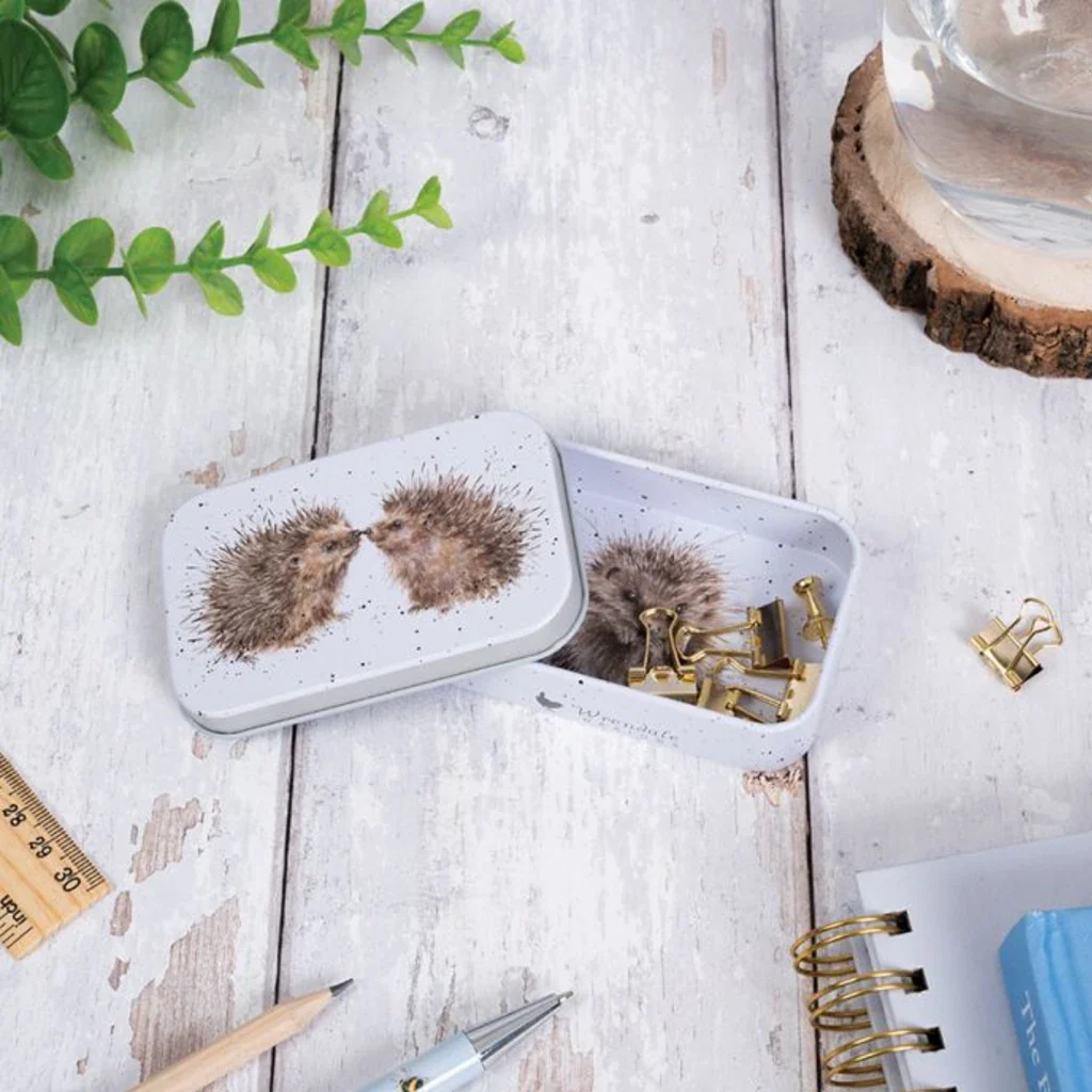 Wrendale : Hogs and Kisses' Hedgehog Mini Gift Tin - Image 2