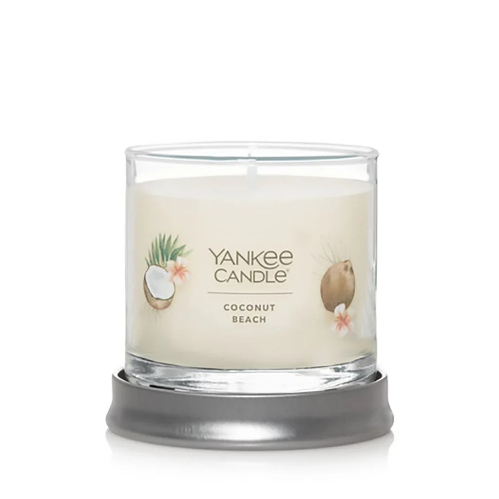Yankee Candle : Signature Small Tumbler Candle in Coconut Beach - Image 2